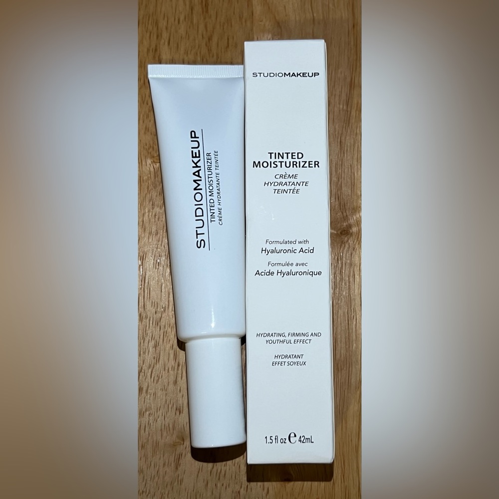 Studio makeup tinted moisturizer with hyaluronic acid. New.